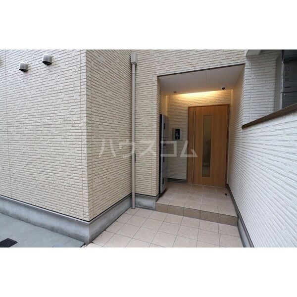 15/23 エントランス