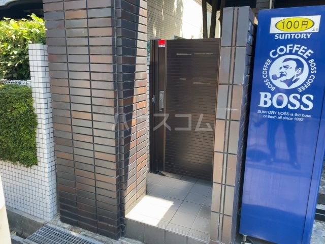 17/27 エントランス