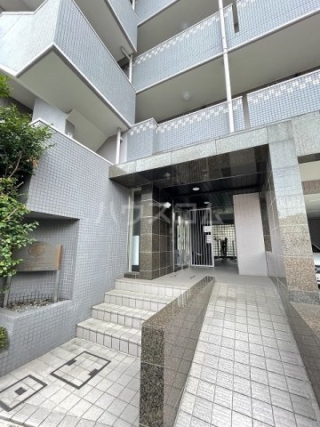 28/30 エントランス