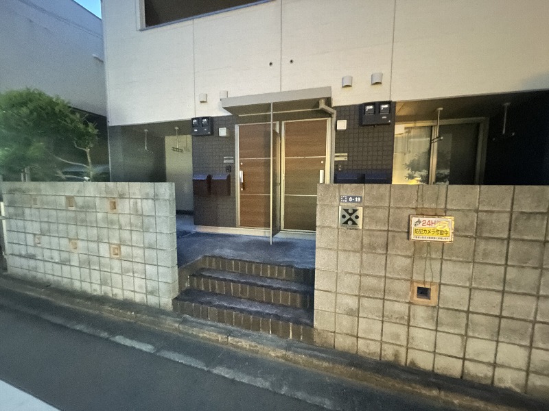 21/27 エントランス