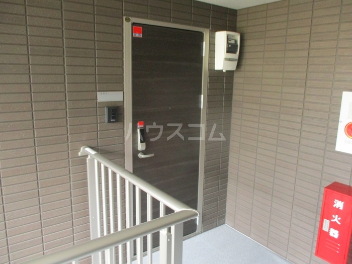 16/20 エントランス