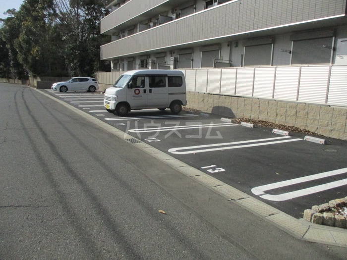 2/6 駐車場