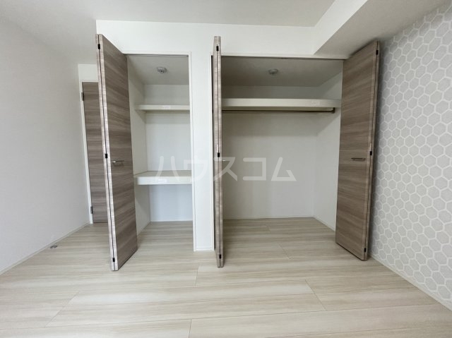 27/30 エントランス