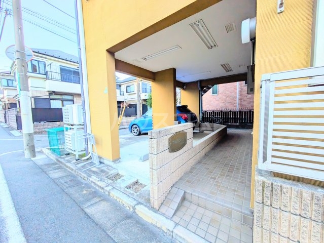 21/29 エントランス