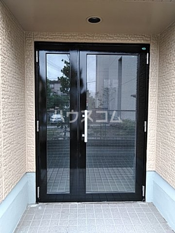 23/30 エントランス