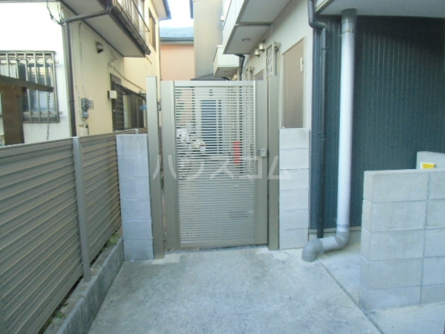 20/26 エントランス