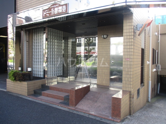 22/30 エントランス