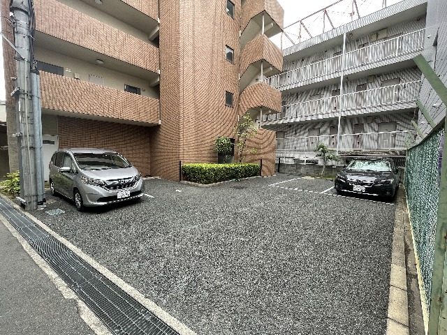 26/30 駐車場