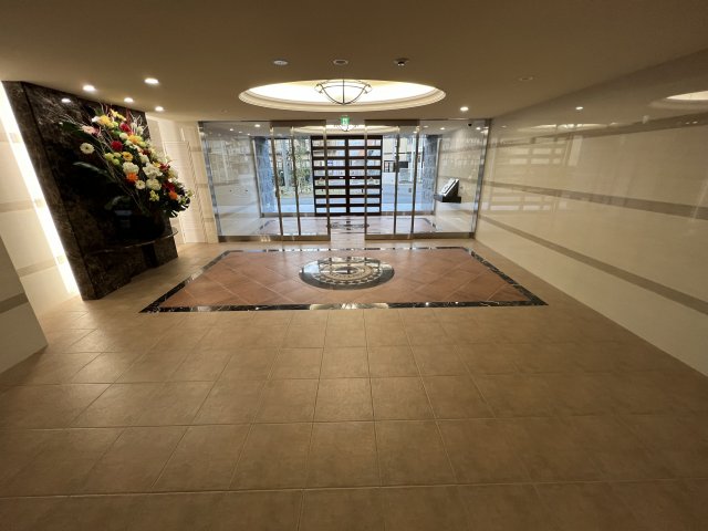 21/30 エントランス