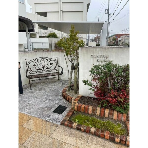 18/29 エントランス