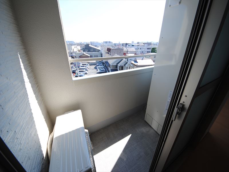 19/25 バルコニー