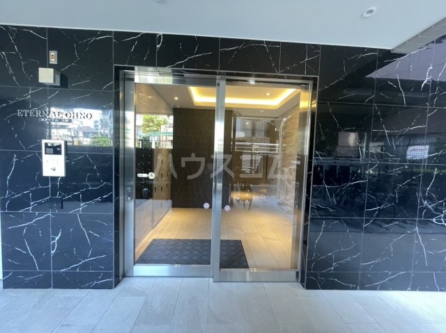 26/30 エントランス