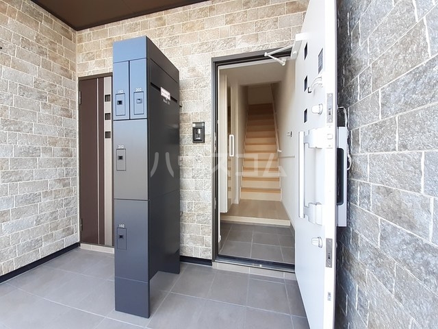 14/22 エントランス