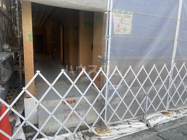 21/30 エントランス