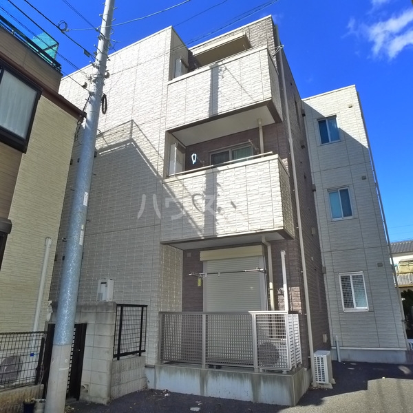 15/23 エントランス