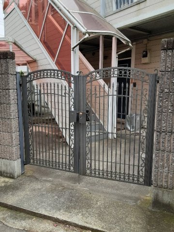 23/25 エントランス