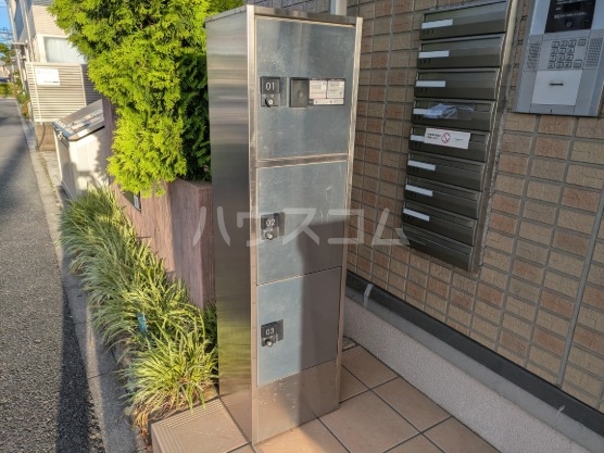 24/27 エントランス