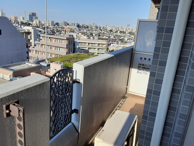 13/30 バルコニー