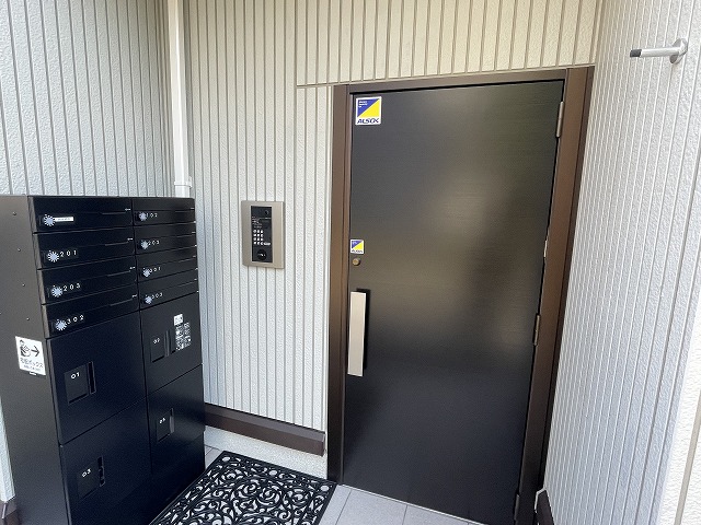 21/30 エントランス