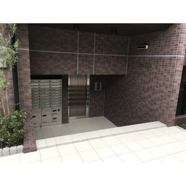 22/24 エントランス