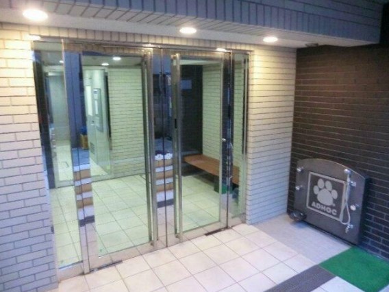 22/30 エントランス