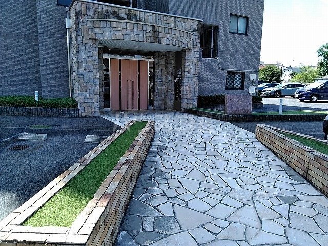 14/20 エントランス