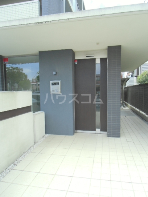 22/30 エントランス