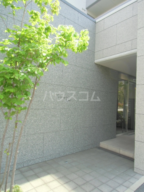 20/30 エントランス