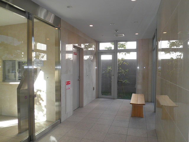 14/22 エントランス