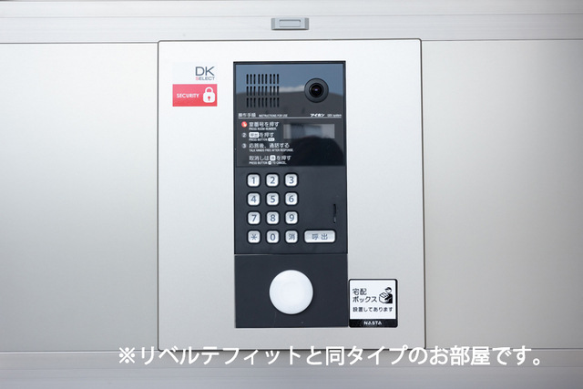 18/25 エントランス