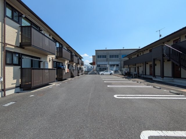 16/17 駐車場