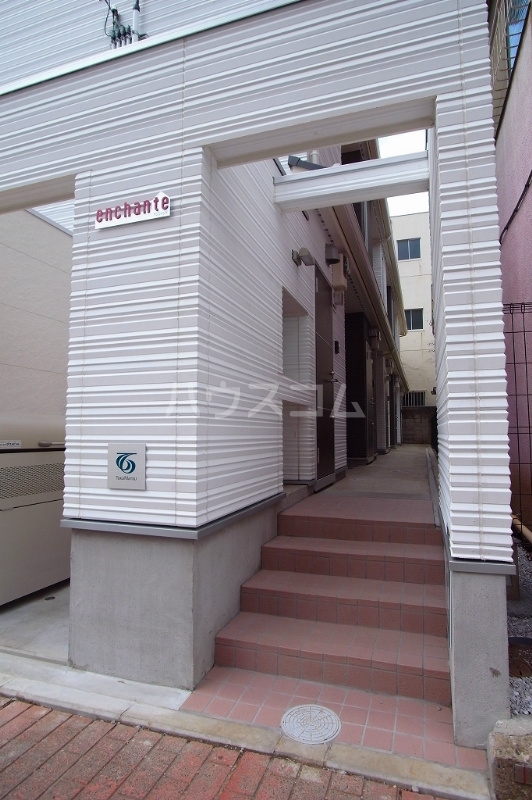 21/30 エントランス