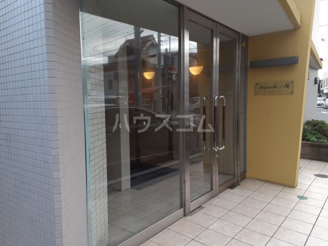 14/20 エントランス