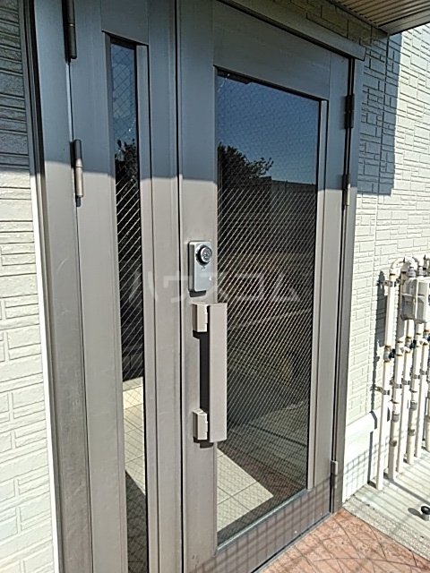 19/26 エントランス