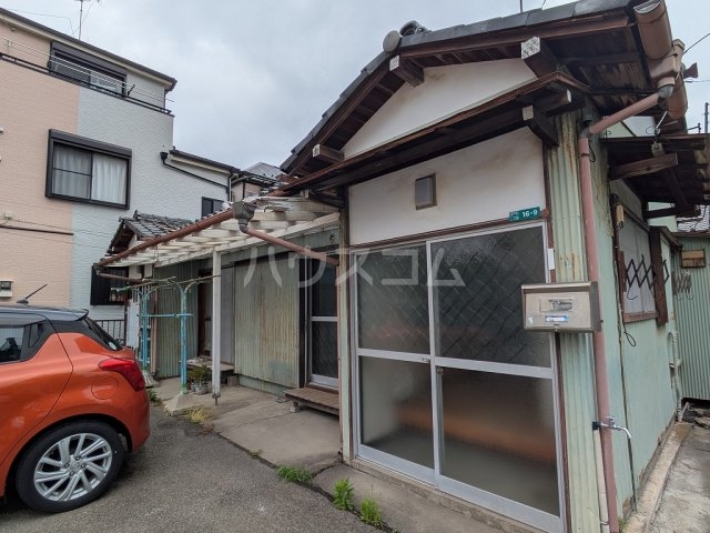 高橋百合子貸家の外観