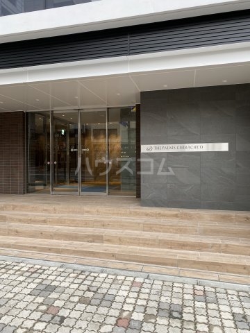 22/28 エントランス