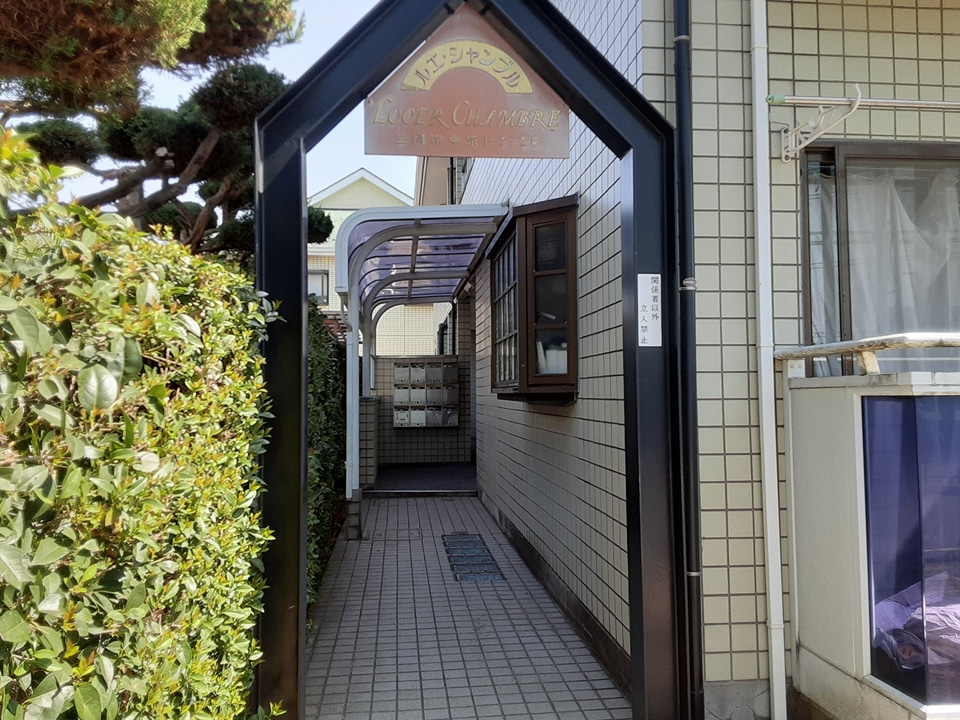 17/27 エントランス