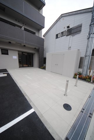 26/30 エントランス