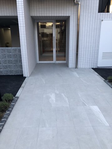 14/27 エントランス