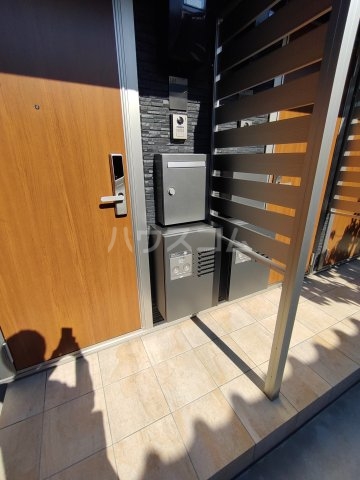 21/30 エントランス