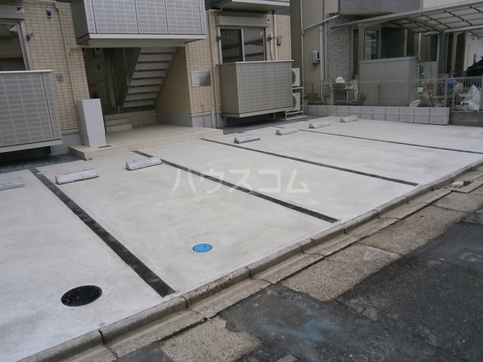 22/30 駐車場