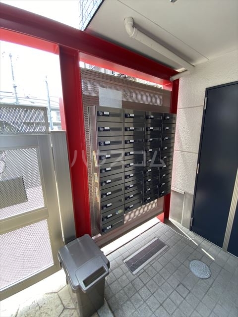 26/30 エントランス