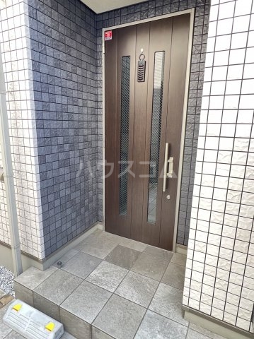 24/25 エントランス
