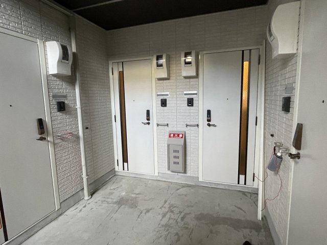 20/26 エントランス