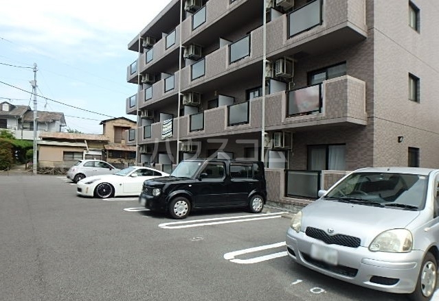 15/18 駐車場