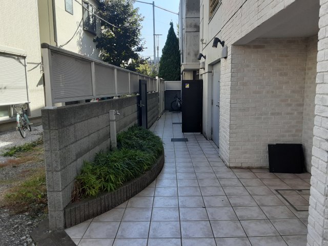 2/5 エントランス