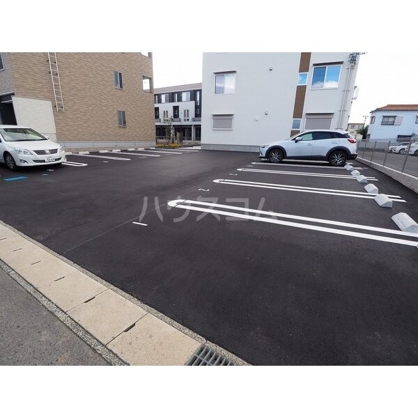 14/23 駐車場