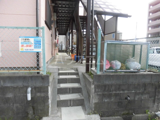 20/27 エントランス