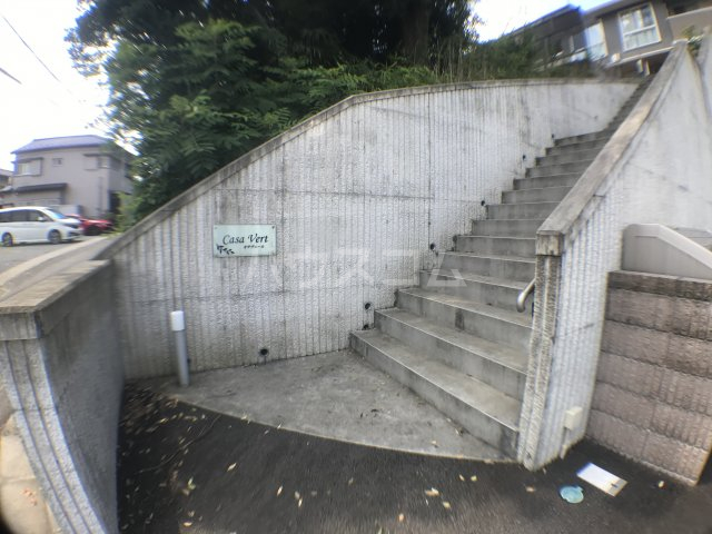 21/30 エントランス