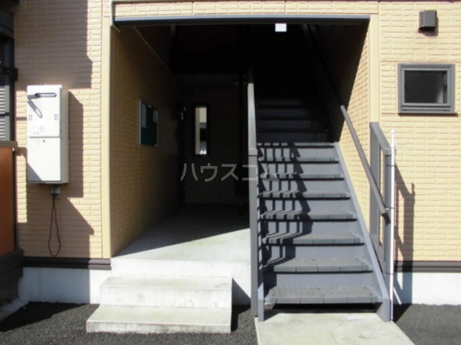 22/30 エントランス